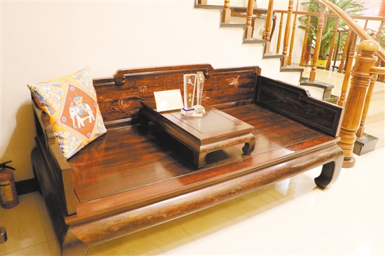 古典家具，文化與工藝的完美交融，藝術(shù)魅力的展現(xiàn)